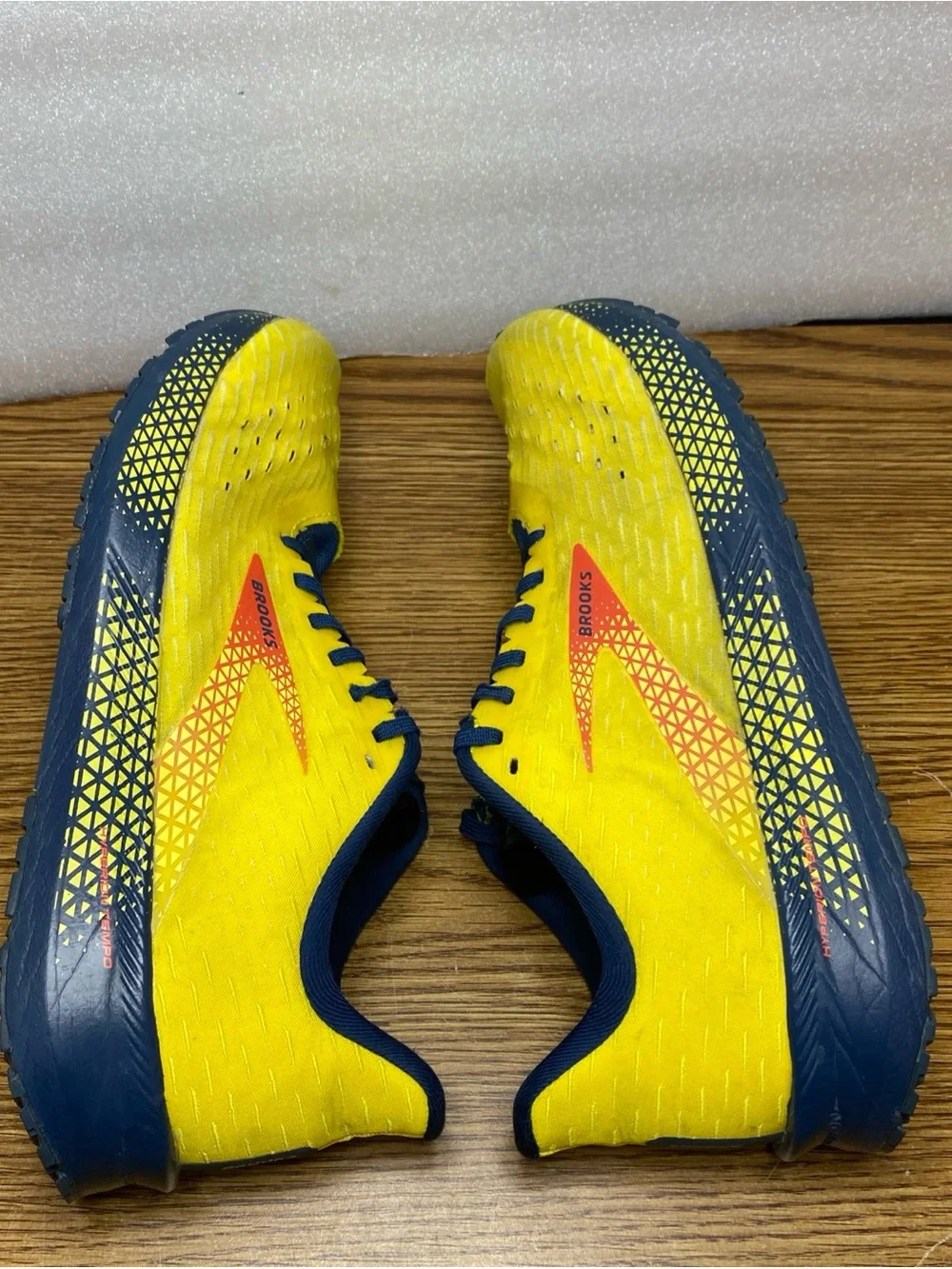 Brooks Hyperion Tempo Mens Running Shoes Yellow Blue 1103391D767 Size 11.5 D